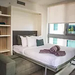 Spacious Downtown Apt Sleeps 4