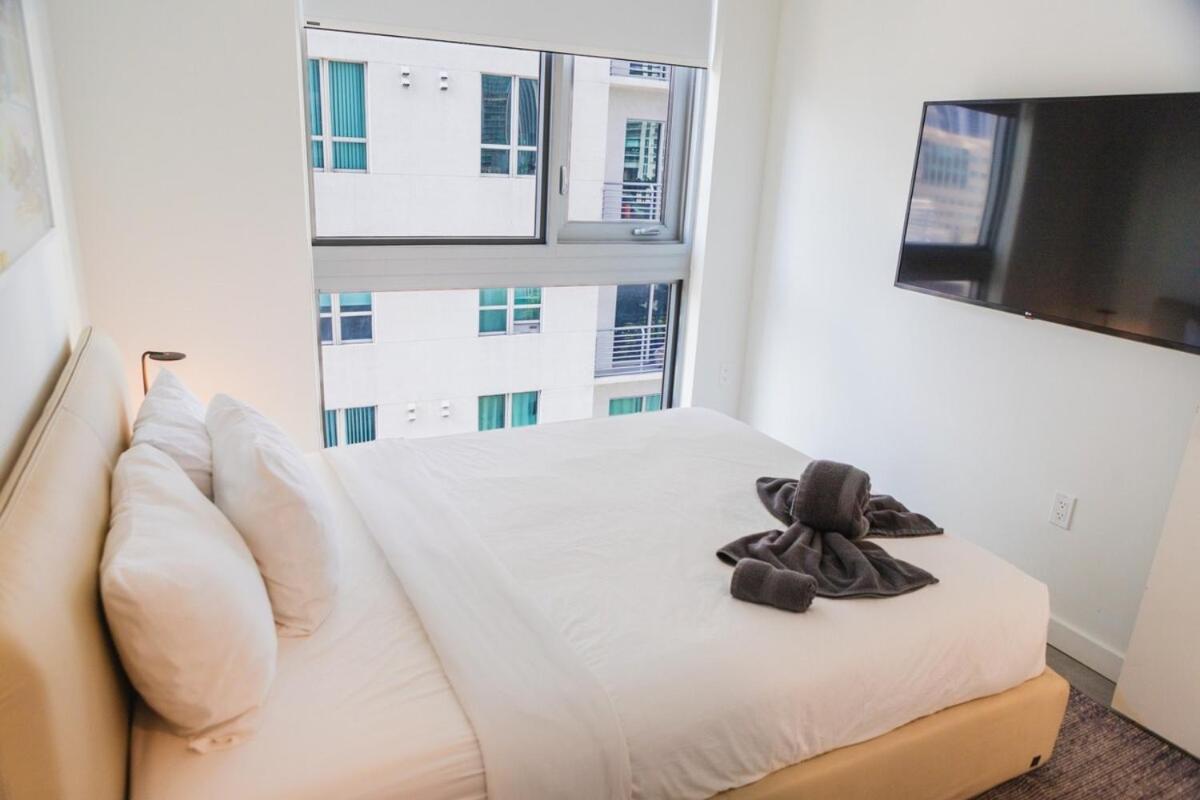 Spacious Downtown Sleeps 4 Apartment Miami