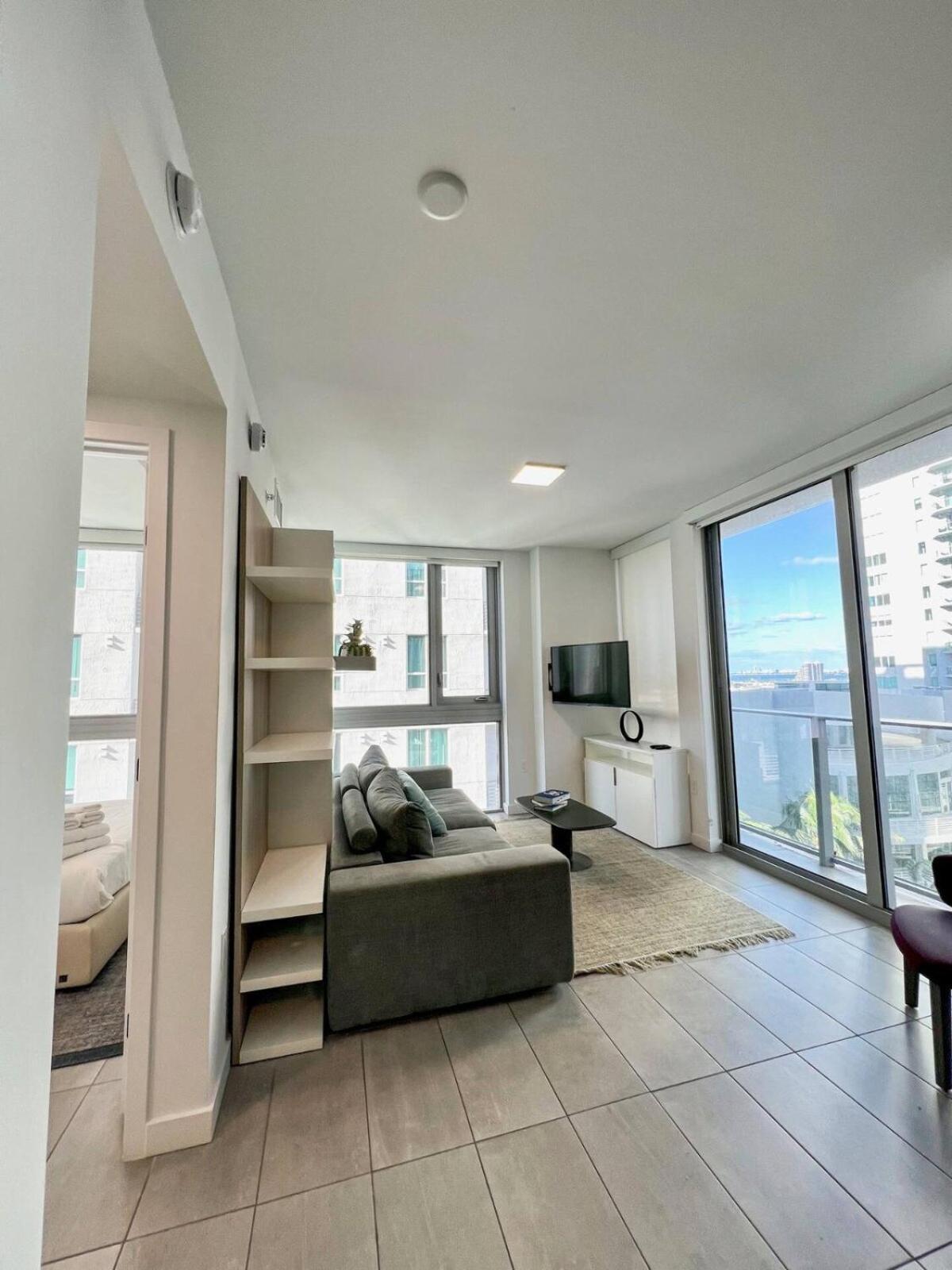 Spacious Downtown Sleeps 4 Miami